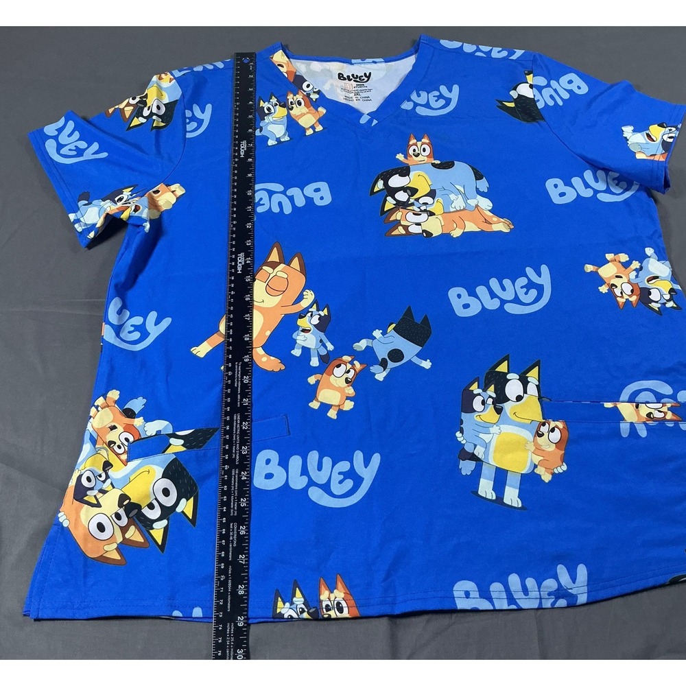 Bluey Character Print VNeck Scrub Top Royal Blue 2XL Medical Uniform 1FP106AWNWT - Picture 4 of 10